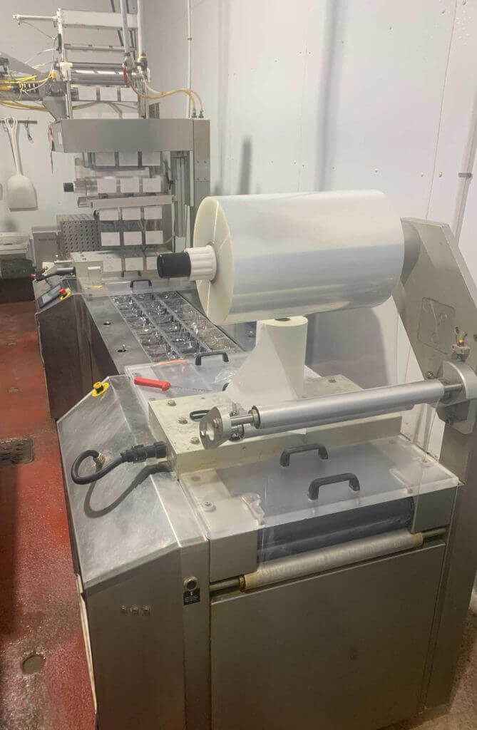 VC999 RS420 Rollstock Machine with Labeler - view 2