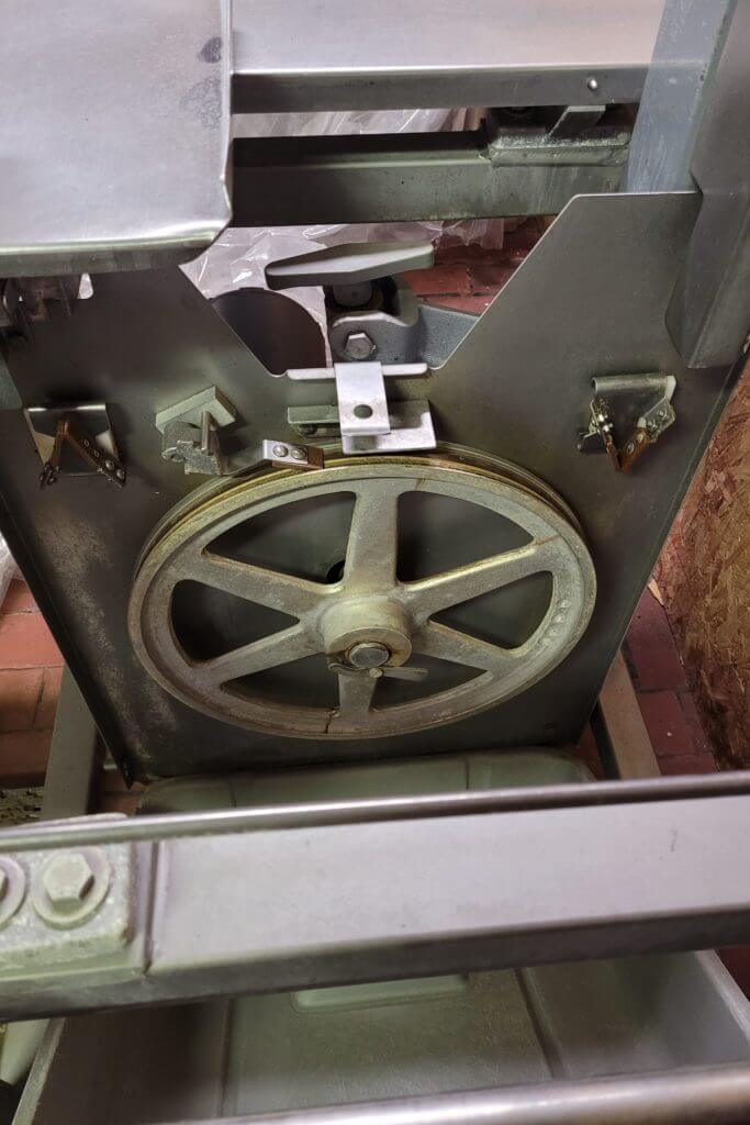 Hobart 6801 Band Saw - view 2