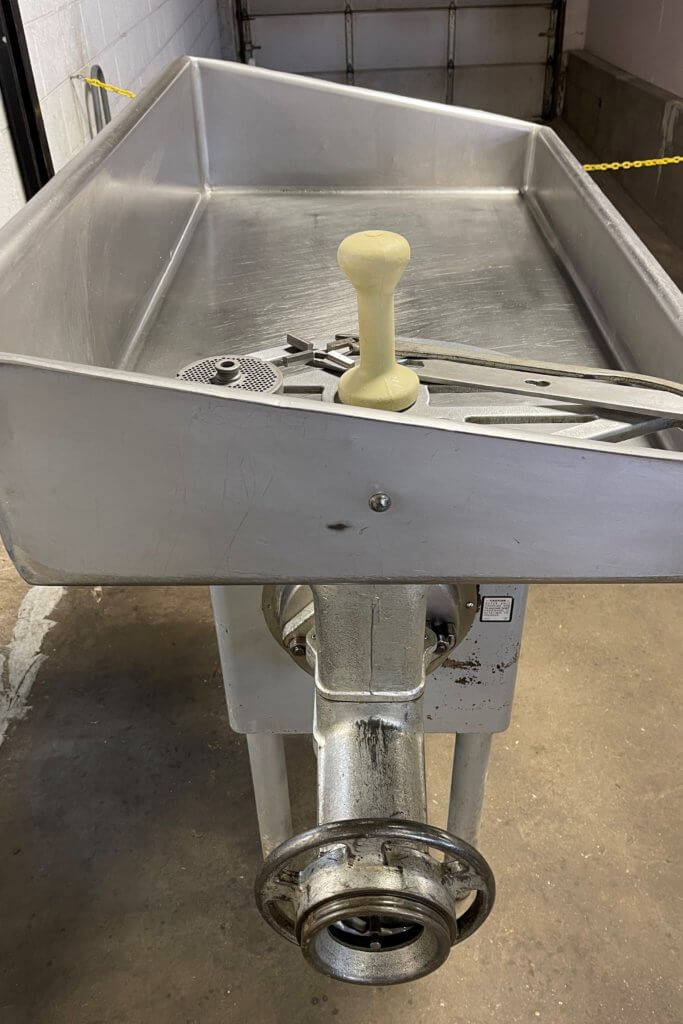 Hobart 4146 Meat Grinder - view 3
