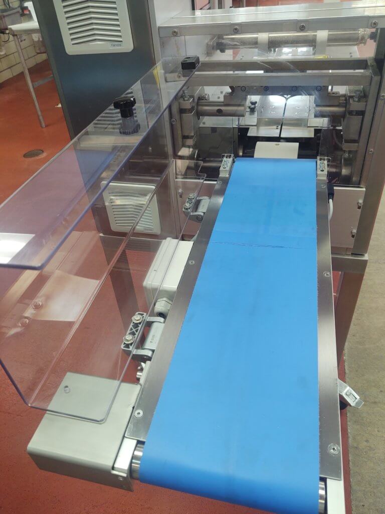 Weighpack Sleek 40 Horizontal Wrapping Machine - view 2