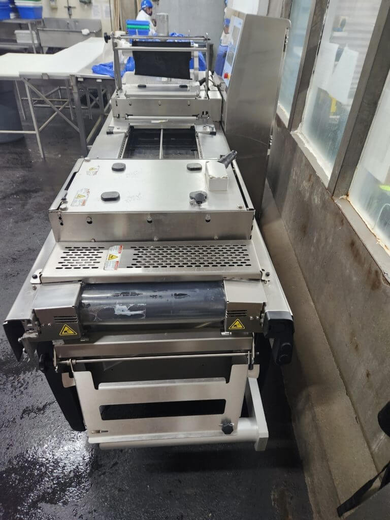 Multivac R085 Vacuum Packaging Roll Stock Machine - view 6