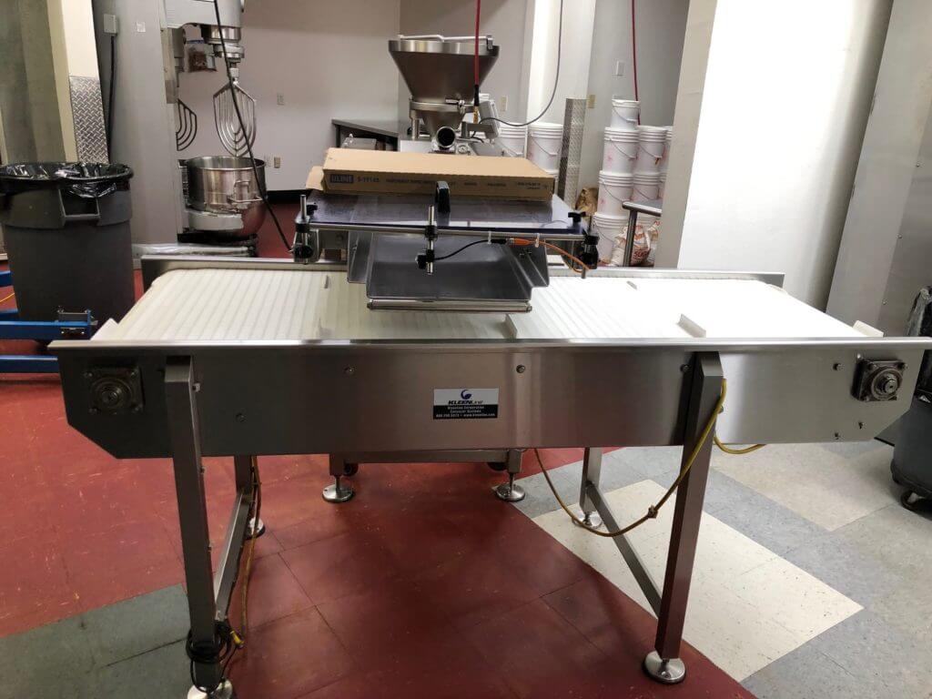 Vemag 500 Vacuum Stuffer with Shuttle Conveyor - view 11