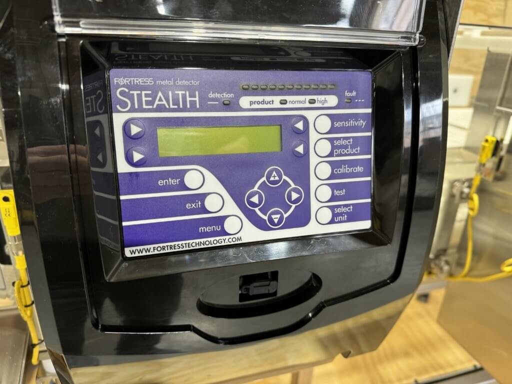 Fortress Stealth WD Metal Detector - view 5