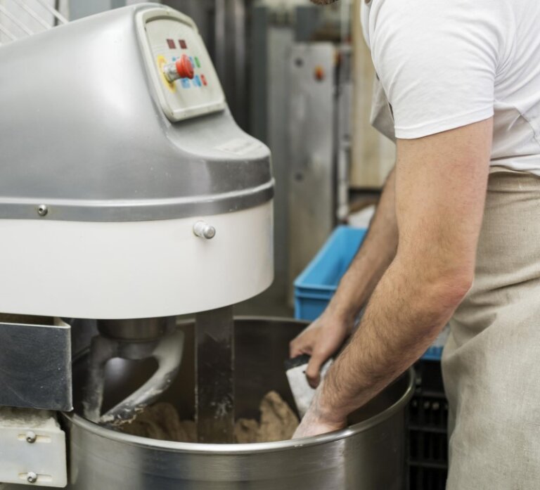 Poultry Cutting and Deboning Machines: Enhancing Efficiency in Commercial Kitchen