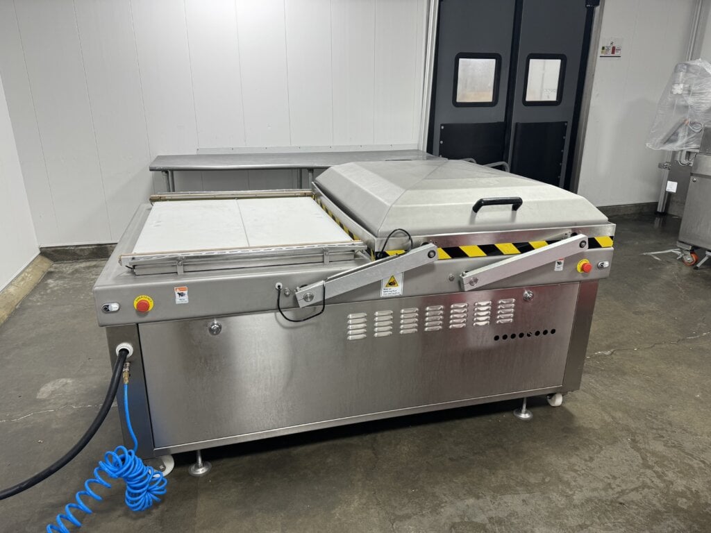 XtraVac CM900A-MC Packaging Machine - view 2
