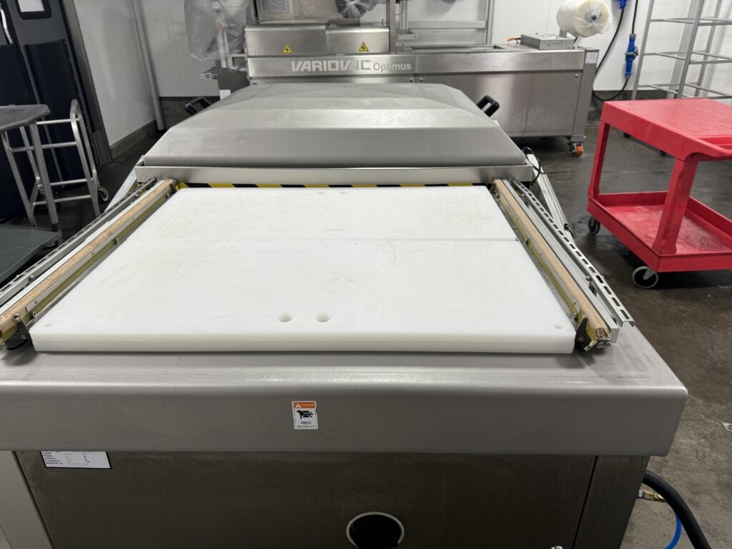 XtraVac CM900A-MC Packaging Machine - view 3