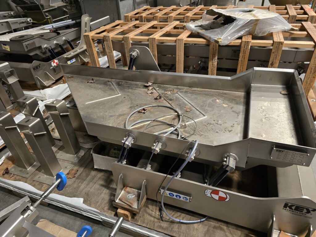 KEY Technology SH01-122079 Vibratory Conveyor - view 3