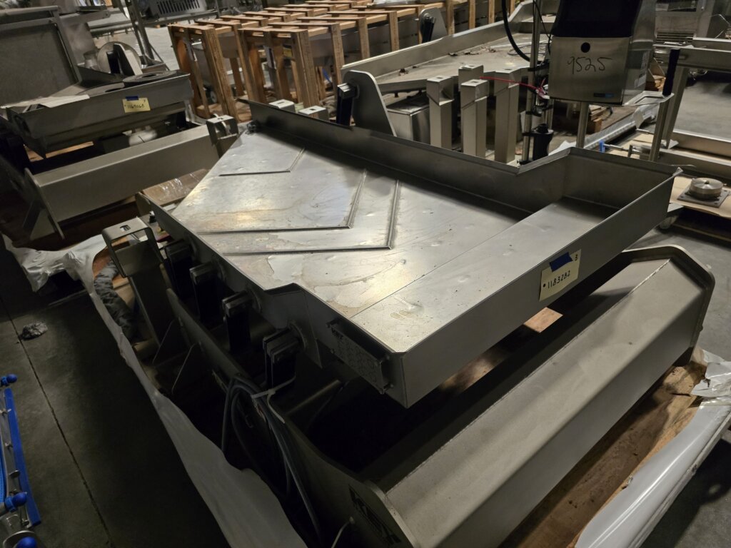 KEY Technology SH01-122080 Vibratory Conveyor - view 2