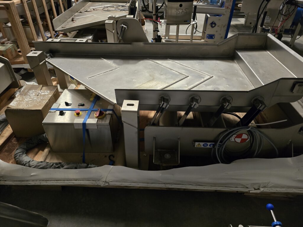 KEY Technology SH01-122080 Vibratory Conveyor - view 3