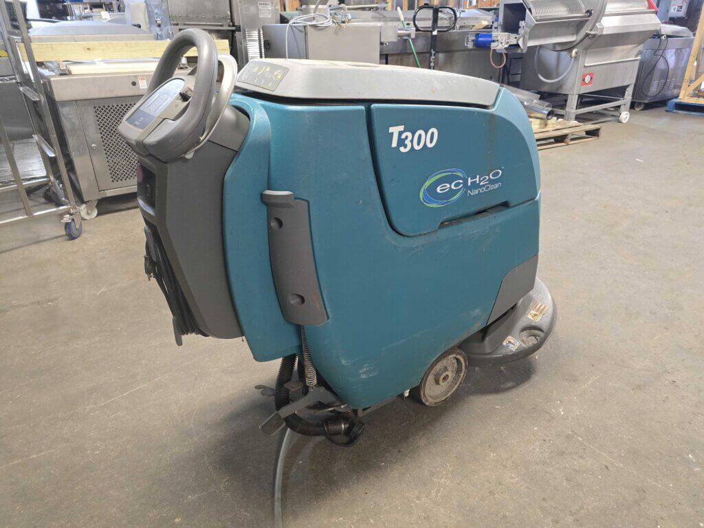 Tennant T 300 Floor Scrubber - view 5