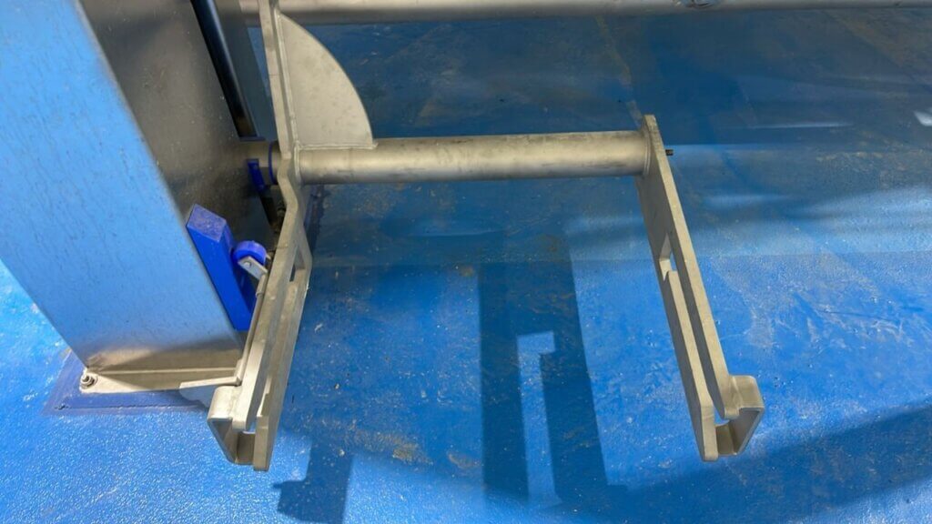 E-Quip 320R-14 Cart Lift - view 3