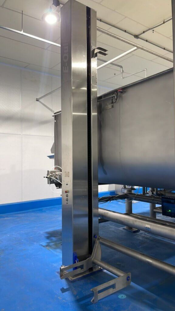 E-Quip 320R-14 Cart Lift
