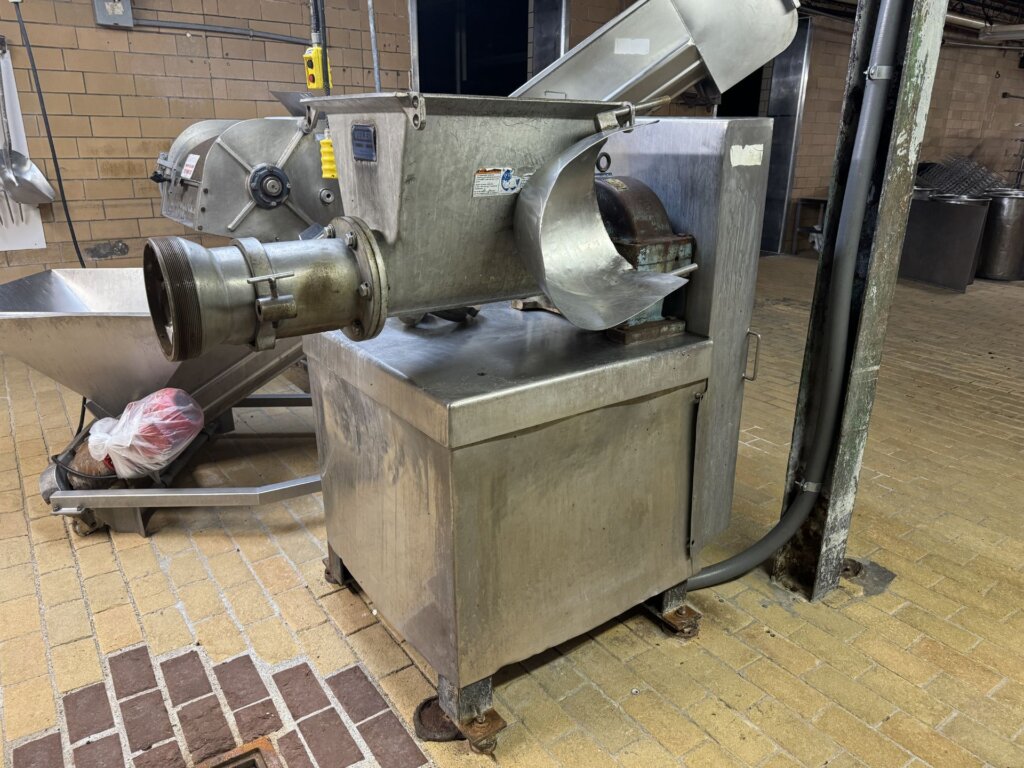 Weiler 868 Meat Grinder - view 3