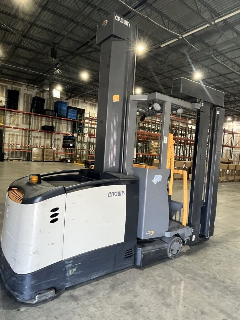 Crown Equipment TSP 6500 Forklift - view 4