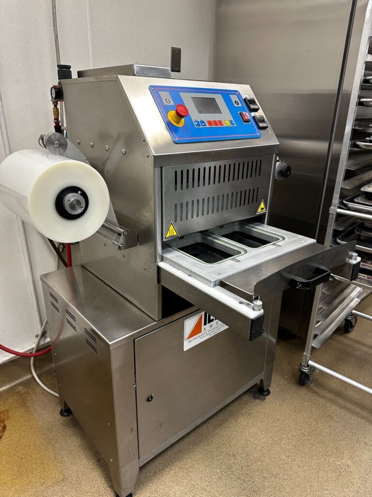 Ilpra FP 400 Overskin Tray Packaging Machine - view 2