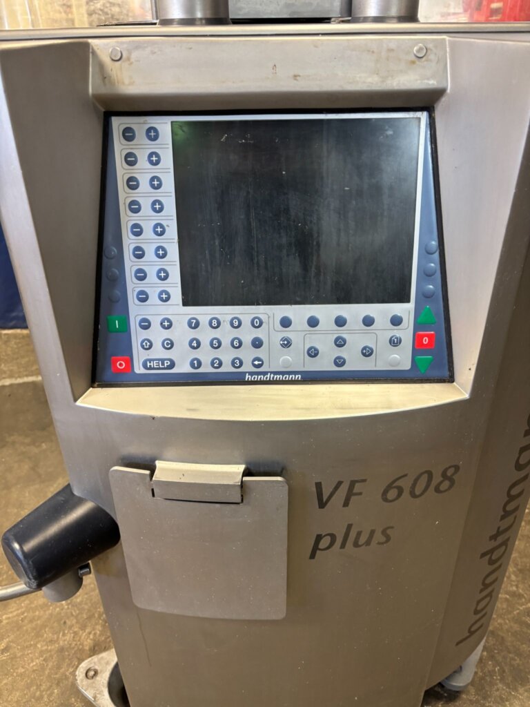 AC7A5AC2-BFDC-4DC6-A06B-930300E38E59