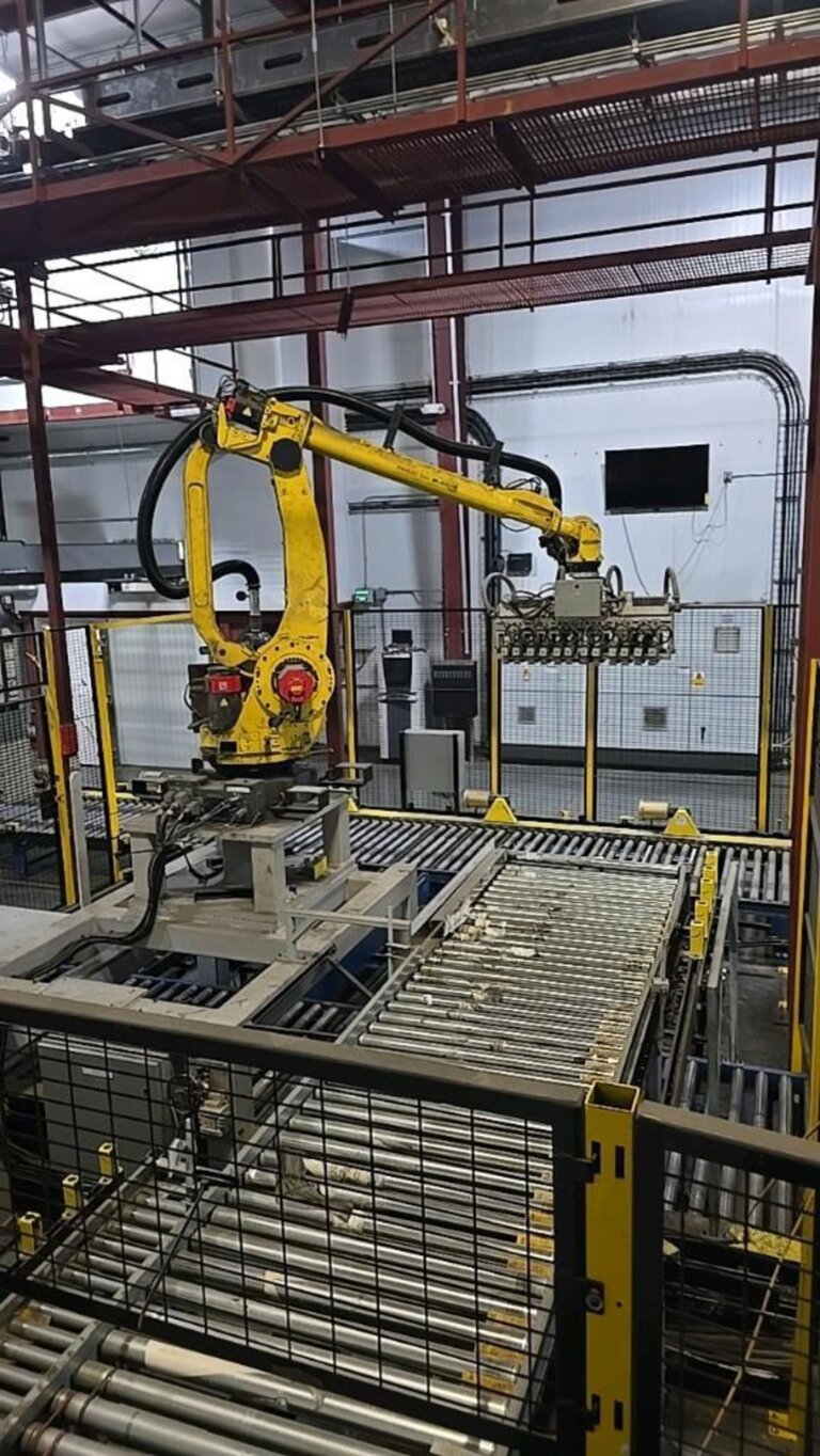 Fanuc M-410iB/140H Industrial Robotic Arm