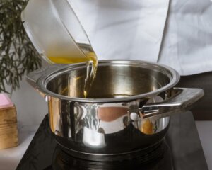 How Oil Temperature Affects Texture in Fryer