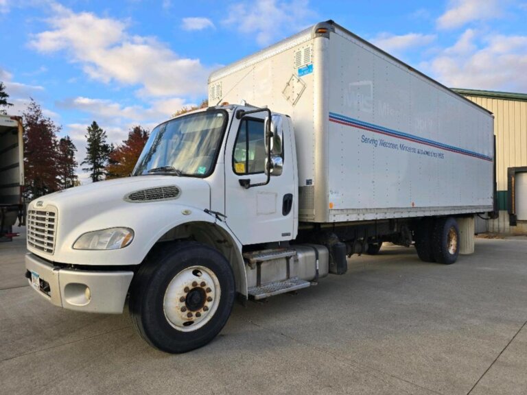 Freightliner 25' Truck
