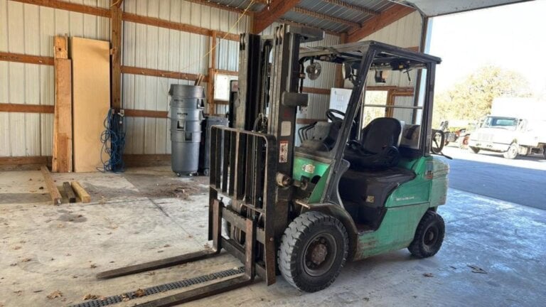 Mitsubishi FG25N Propane Forklift