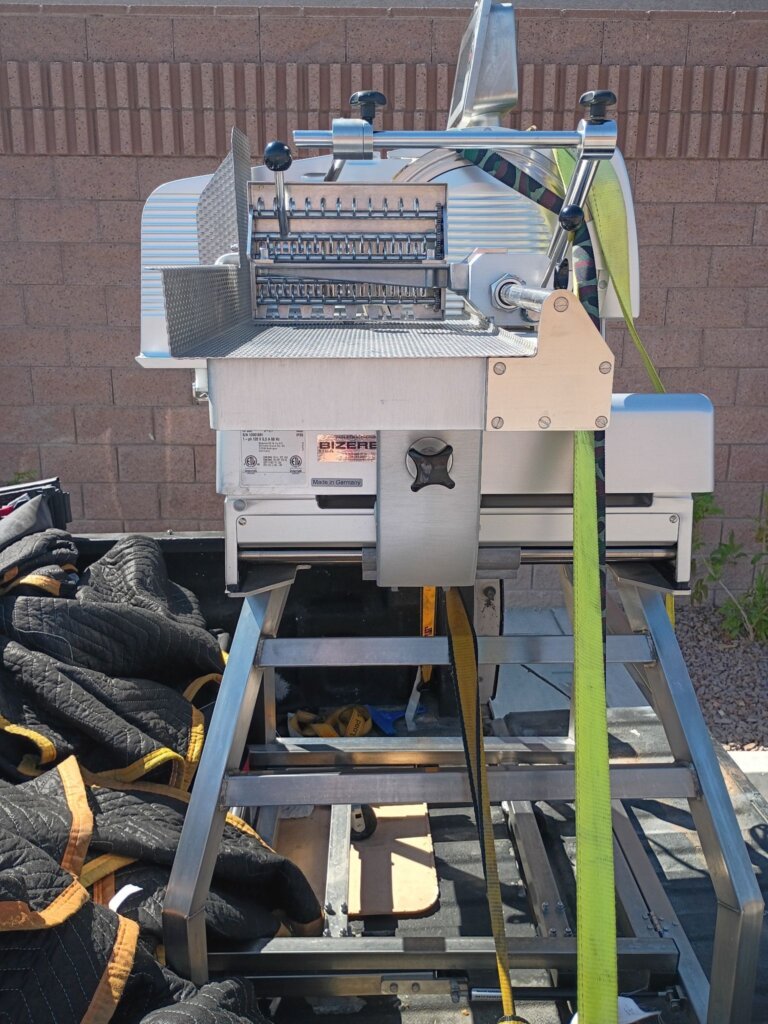 573
