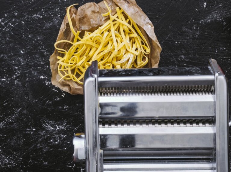 How Industrial Food Slicers Improve Efficiency in Commercial Kitchens