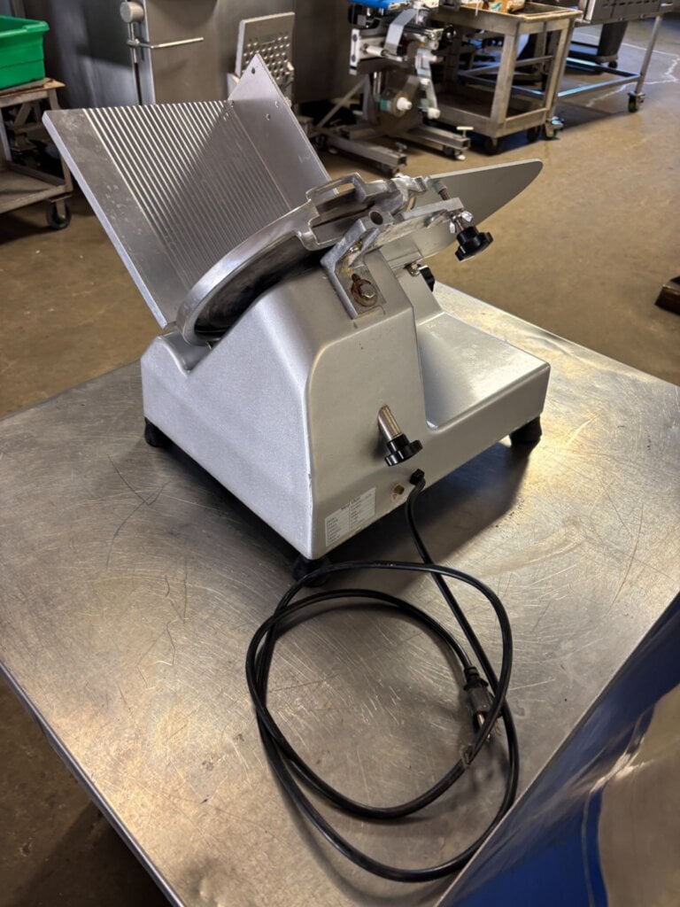 Walton WED-B250B-2 Meat Slicer - view 2