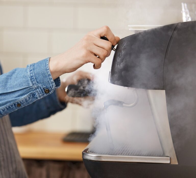 Top Mistakes Businesses Makes with Ice Machines in Summer Season