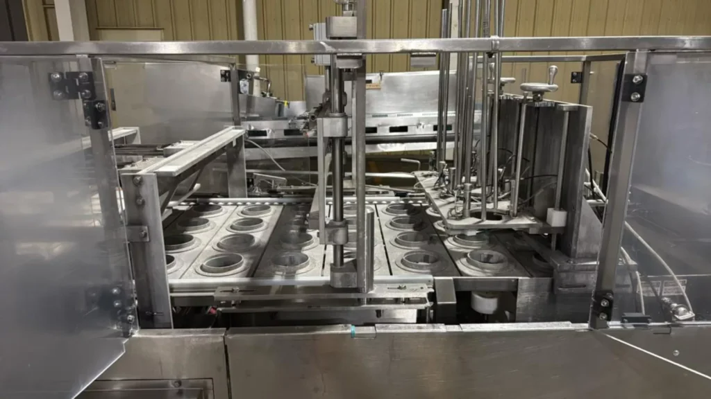 World CUP 4L-80 Filling Machine - view 11
