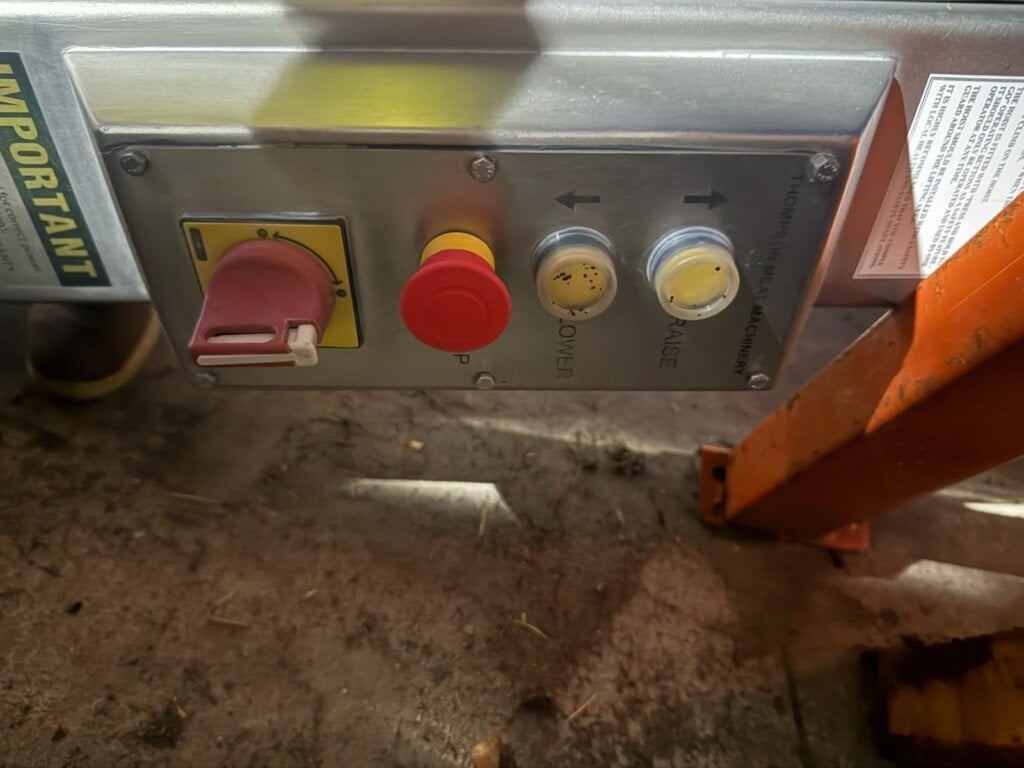 Thompson Column Hoist - view 2