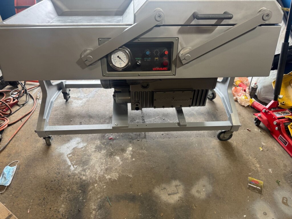 Ultravac 2100-A Double Chamber Packaging Machine - view 4