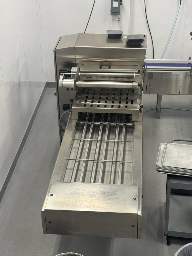 Ultrasource Rhino 10 Automatic Tray Sealer - view 3